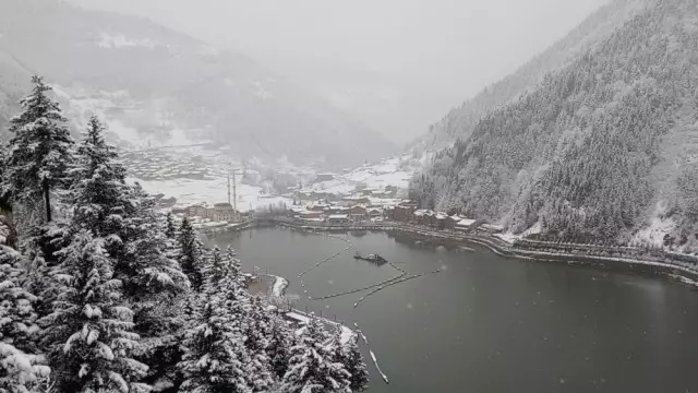 Dört Mevsim Muhteşem Uzungöl’den Kış Manzaraları